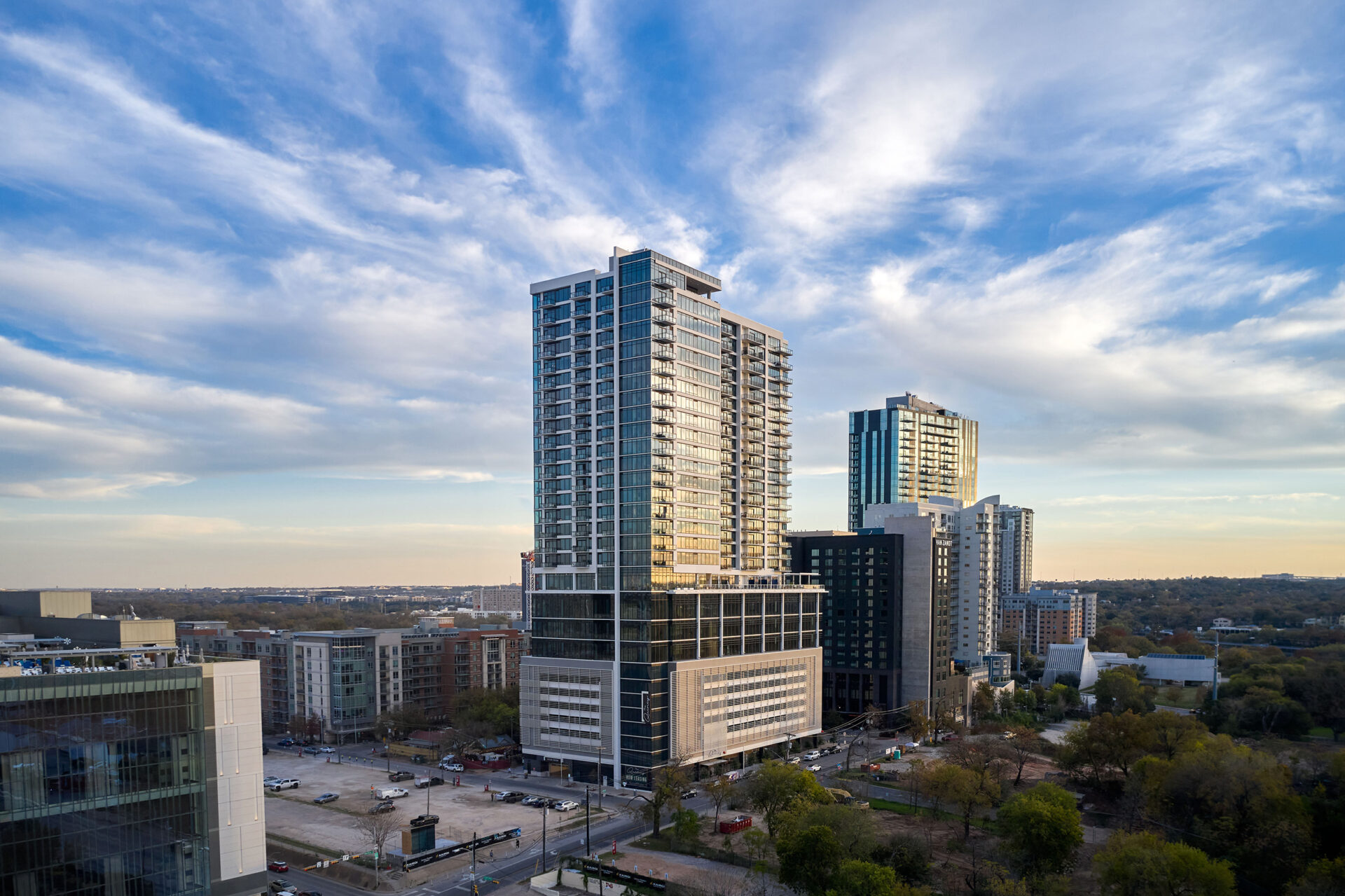 Building Through Collaboration RogersO'Brien Apeiron Construction