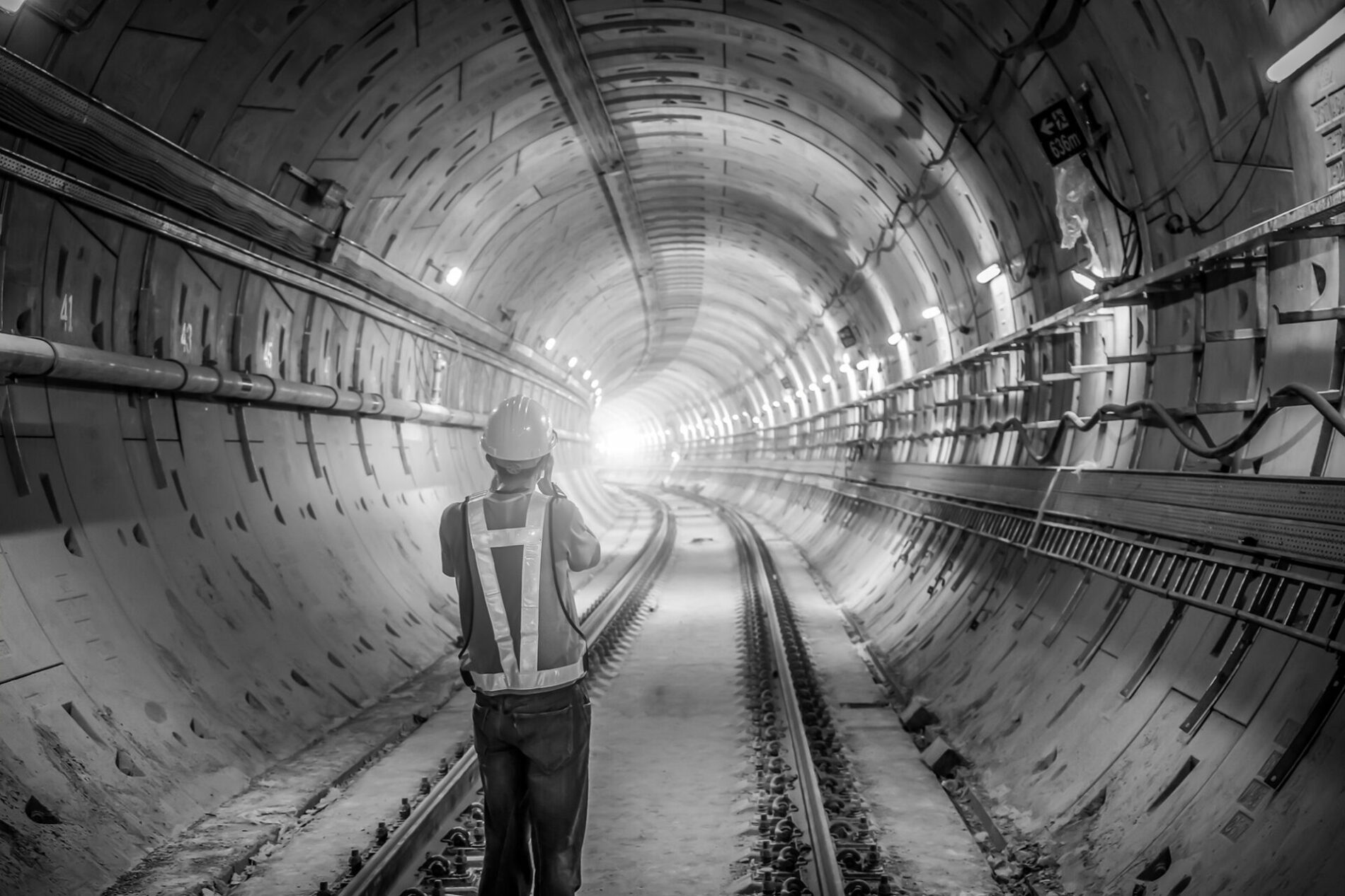 worker in tunnel infrastructure